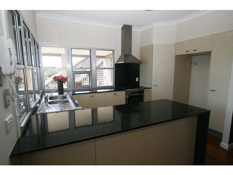 43 James Street, Scarborough QLD 4020