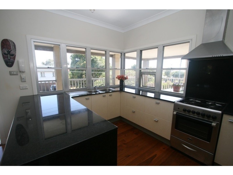 43 James Street, Scarborough QLD 4020