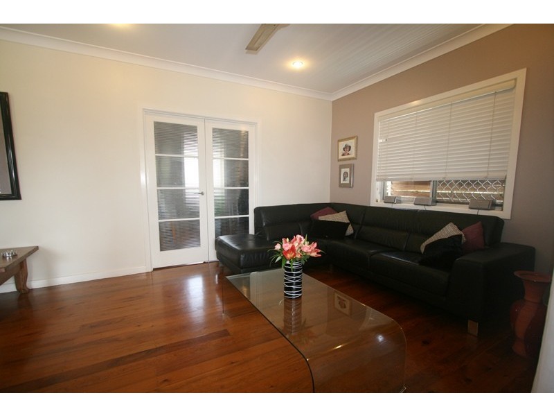 43 James Street, Scarborough QLD 4020