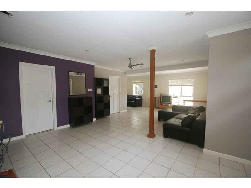 43 James Street, Scarborough QLD 4020