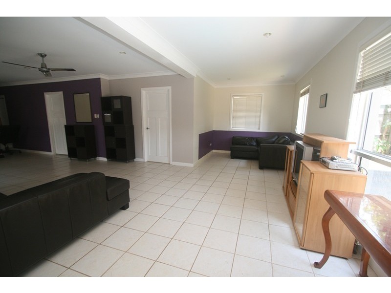 43 James Street, Scarborough QLD 4020