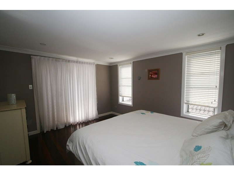 43 James Street, Scarborough QLD 4020