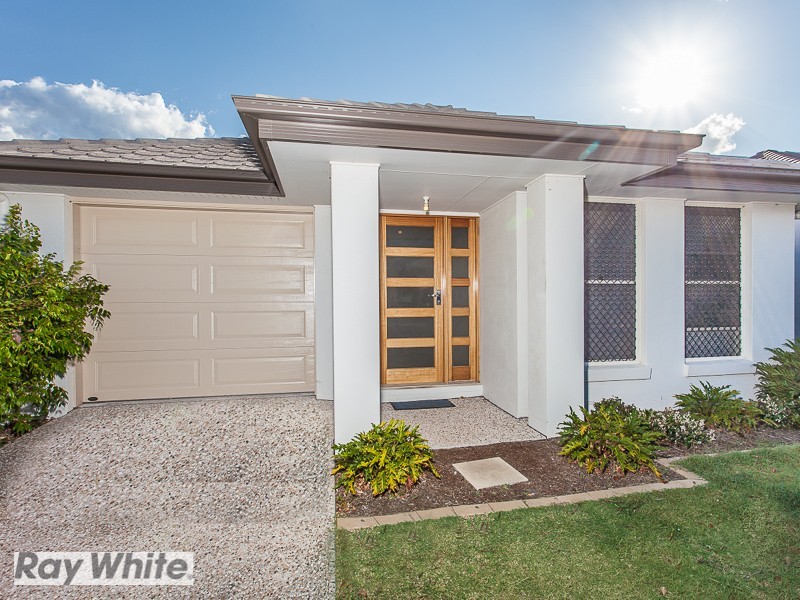 7 Riviera Crescent, North Lakes QLD 4509