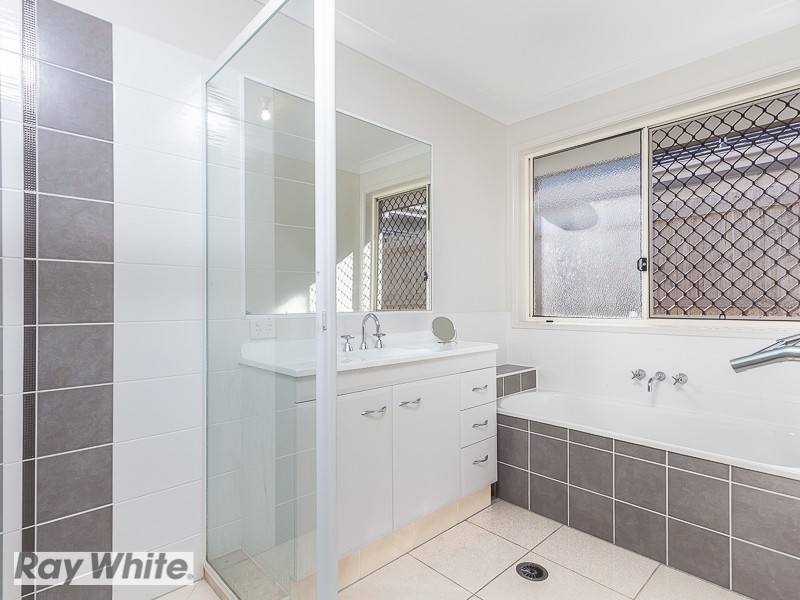 7 Riviera Crescent, North Lakes QLD 4509
