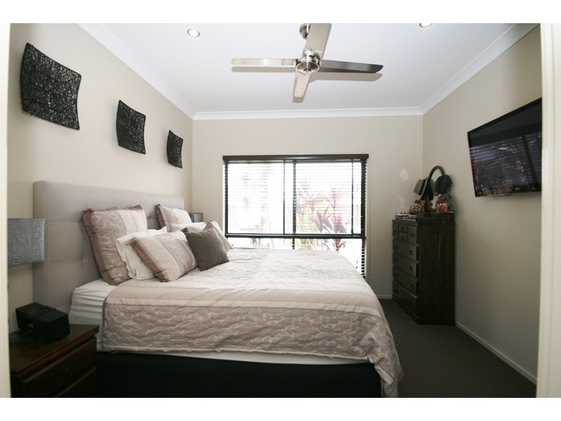 27 Trump Crct, North Lakes QLD 4509