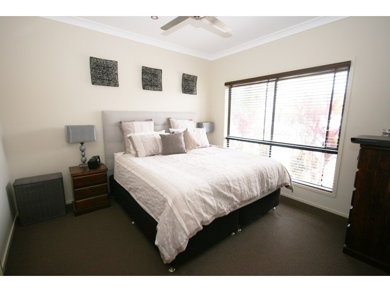27 Trump Crct, North Lakes QLD 4509