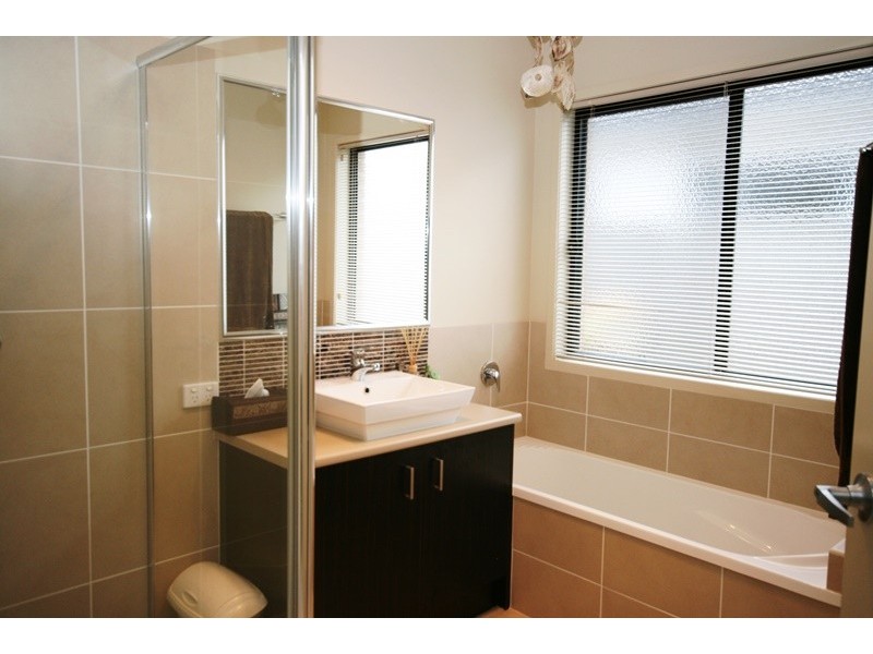 27 Trump Crct, North Lakes QLD 4509