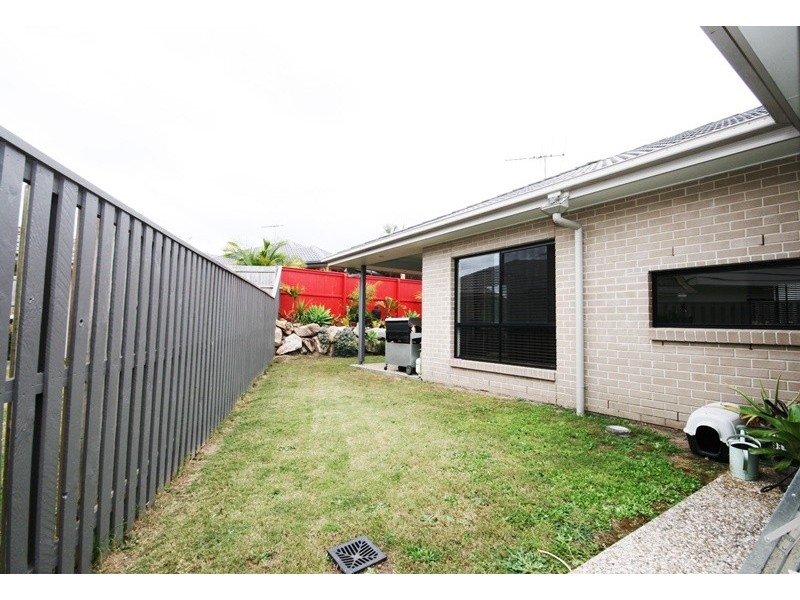 27 Trump Crct, North Lakes QLD 4509