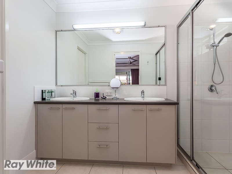 4 Palmgrove Place, North Lakes QLD 4509