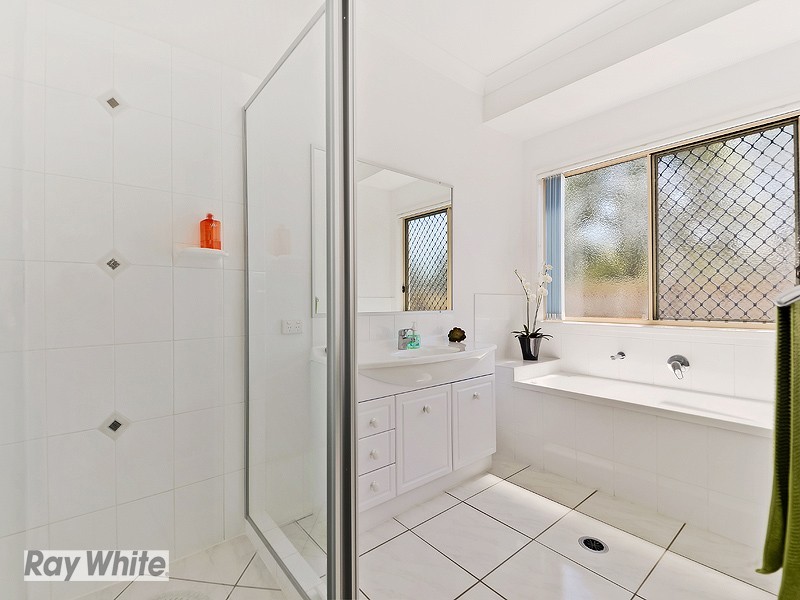 24 Tuckeroo Parade, North Lakes QLD 4509