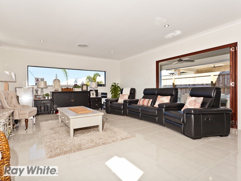 112 Mackintosh Drive, North Lakes QLD 4509