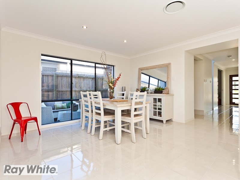 112 Mackintosh Drive, North Lakes QLD 4509