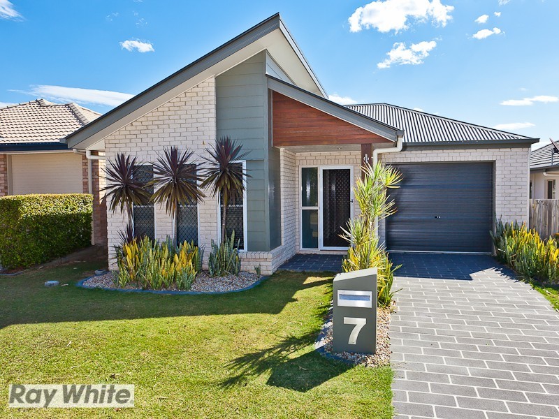 7 Dingo Street, North Lakes QLD 4509
