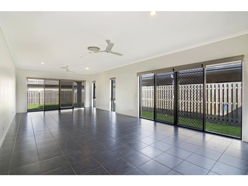 15 Freeman Street, North Lakes QLD 4509