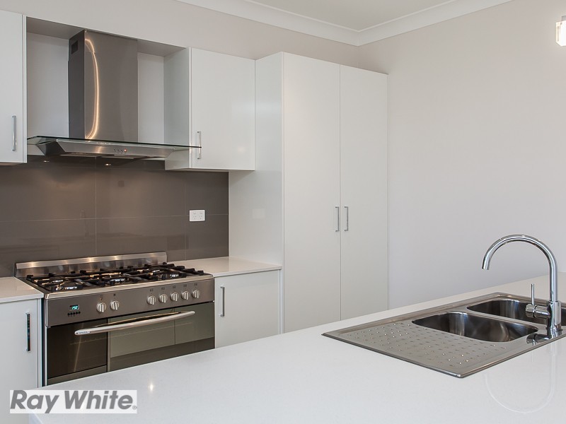 8 Paterson Street, North Lakes QLD 4509