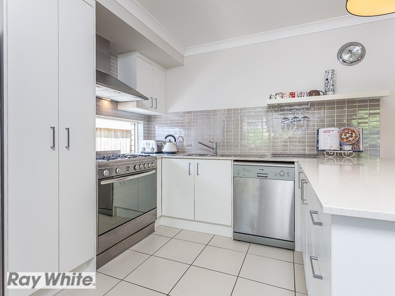 11 Nina Crescent, North Lakes QLD 4509