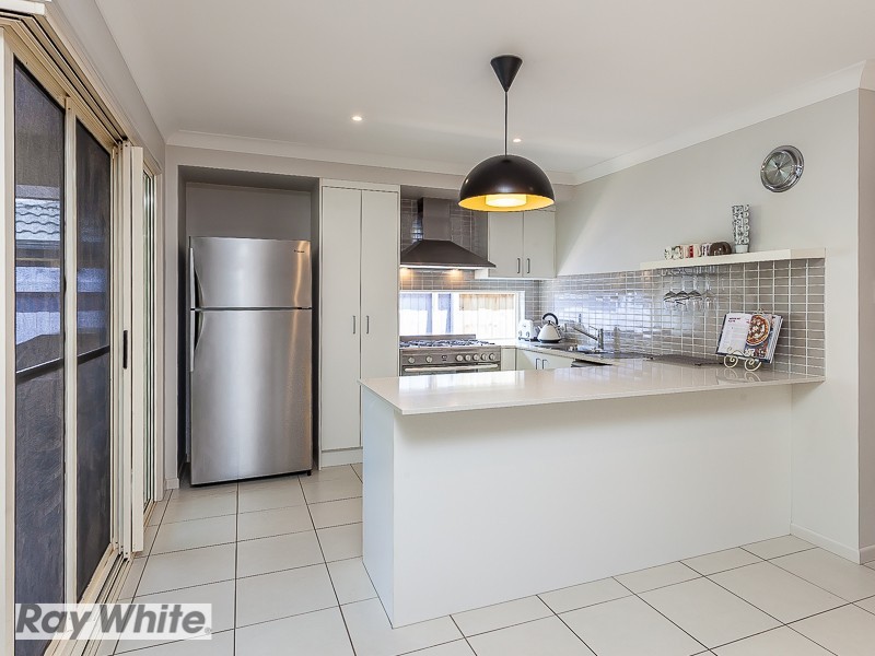 11 Nina Crescent, North Lakes QLD 4509