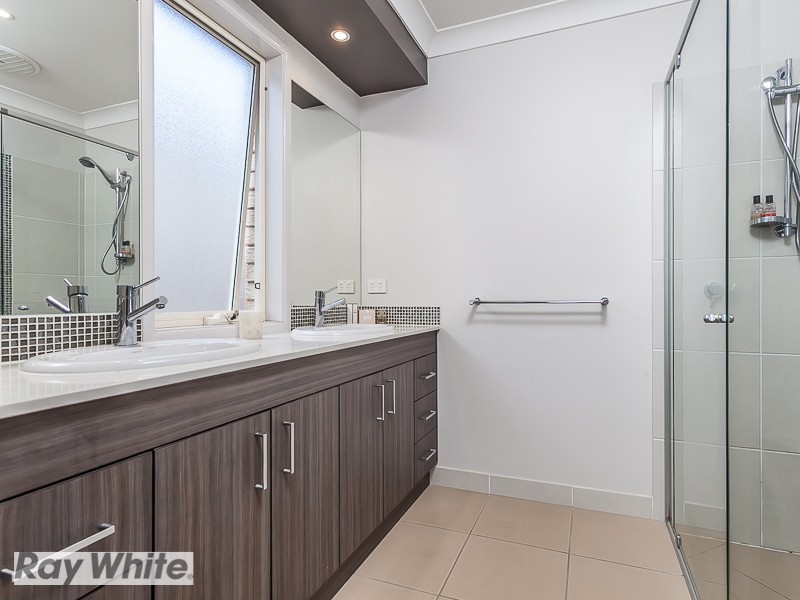 11 Nina Crescent, North Lakes QLD 4509