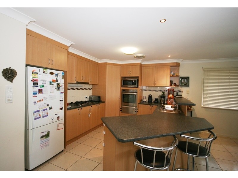 16 Grebe Cct, North Lakes QLD 4509