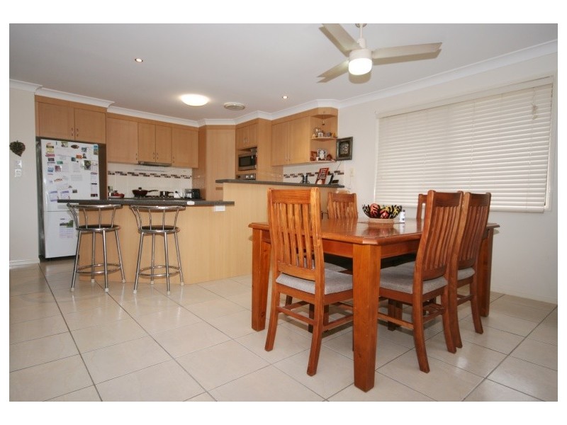 16 Grebe Cct, North Lakes QLD 4509