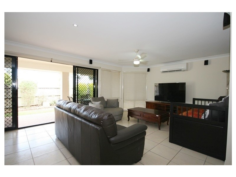 16 Grebe Cct, North Lakes QLD 4509