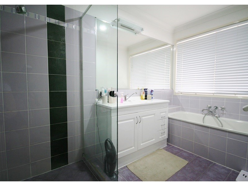 16 Grebe Cct, North Lakes QLD 4509