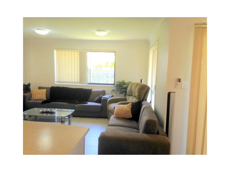 1/25 Lady Bowen Pde, Rothwell QLD 4022