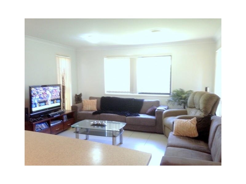 1/25 Lady Bowen Pde, Rothwell QLD 4022