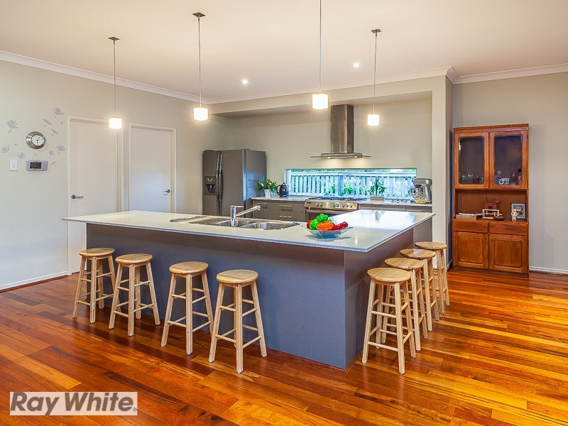 16 Wombat Parade, North Lakes QLD 4509