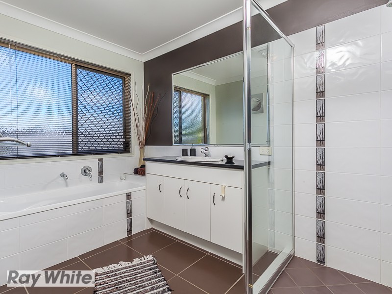 1 Lookout Place, Narangba QLD 4504