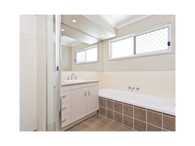 1 Kurrajong Circuit, North Lakes QLD 4509