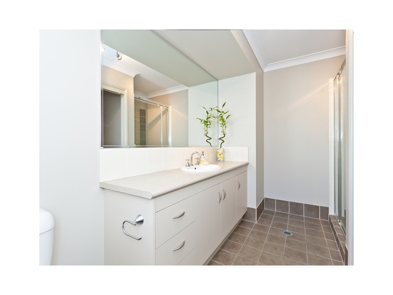 1 Kurrajong Circuit, North Lakes QLD 4509