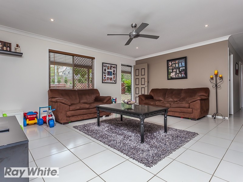 52 Carwell Avenue, Petrie QLD 4502