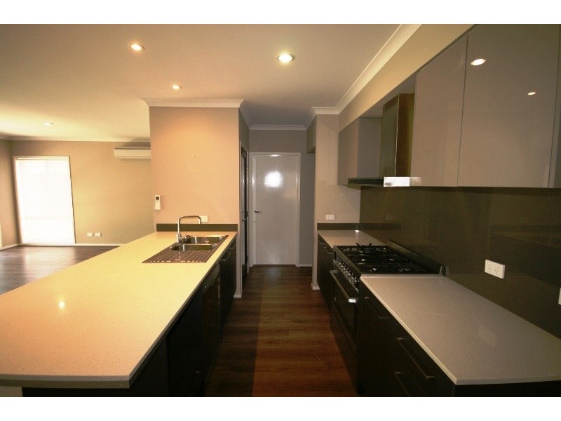 3 Melville Parade, North Lakes QLD 4509