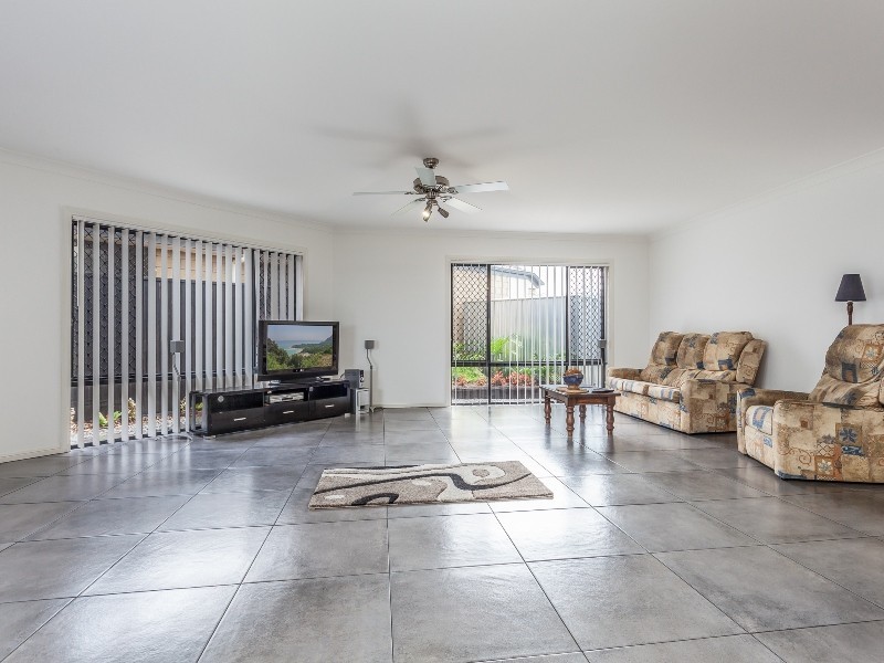 9 Madison Avenue, North Lakes QLD 4509
