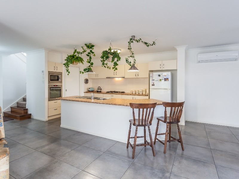 9 Madison Avenue, North Lakes QLD 4509