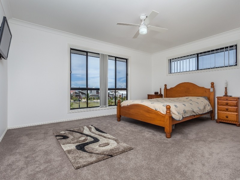 9 Madison Avenue, North Lakes QLD 4509