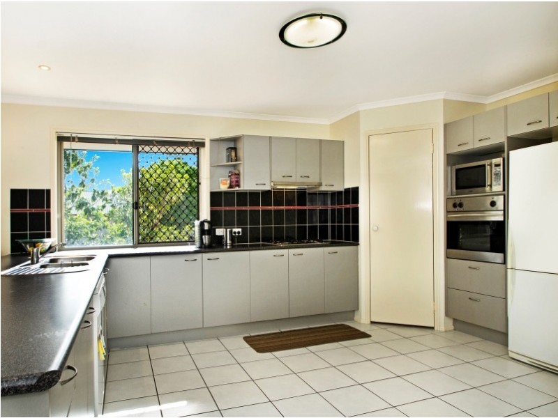 18 Southerden Drive, North Lakes QLD 4509