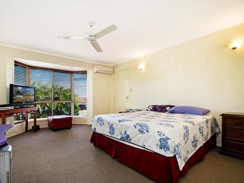 18 Southerden Drive, North Lakes QLD 4509