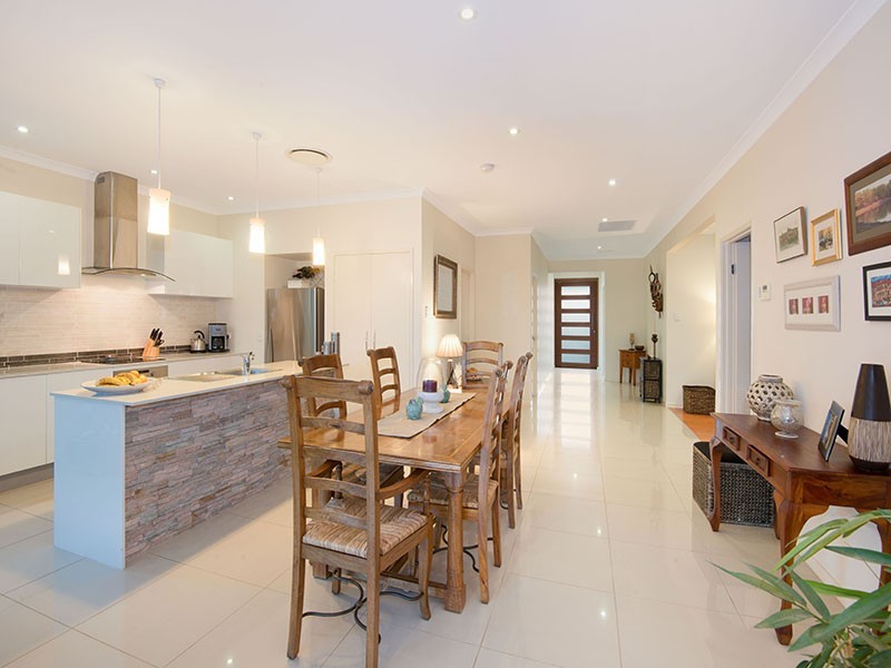 8 Couples Street, North Lakes QLD 4509