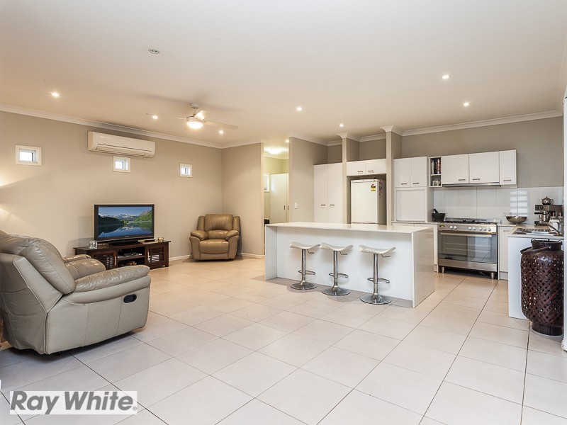 32 Planigale Crescent, North Lakes QLD 4509