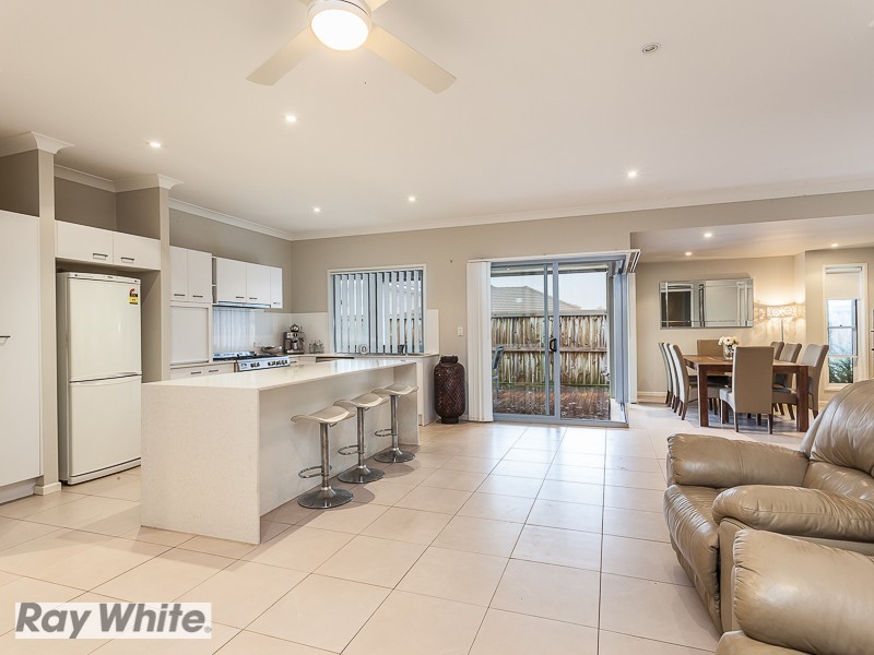 32 Planigale Crescent, North Lakes QLD 4509