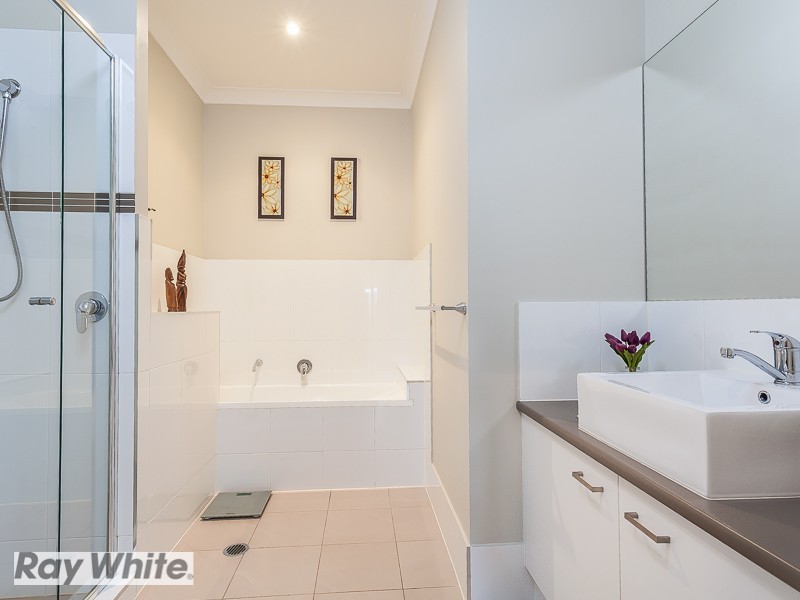 32 Planigale Crescent, North Lakes QLD 4509