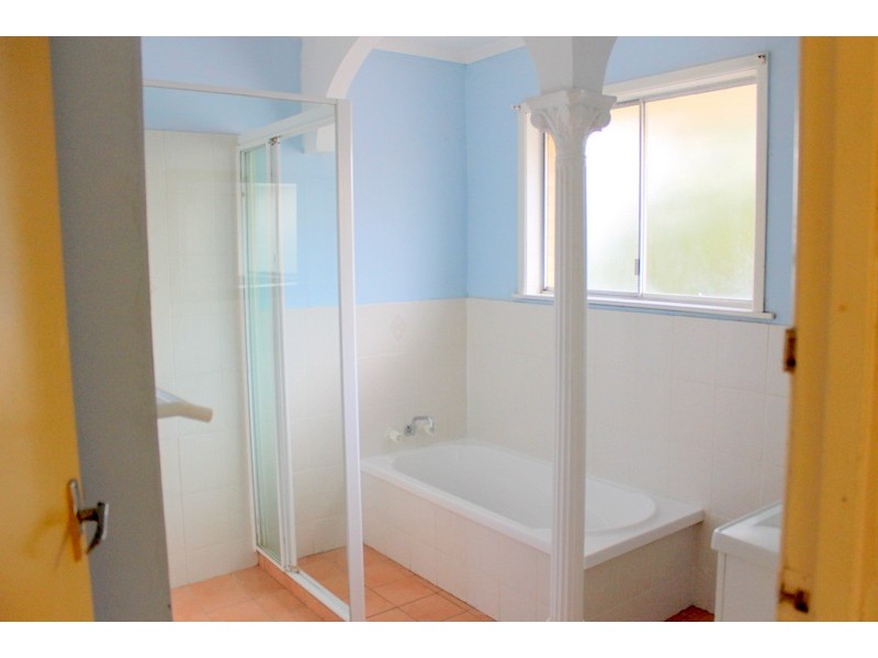 33 Andrew Street, Kallangur QLD 4503