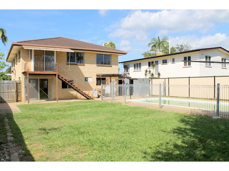 33 Andrew Street, Kallangur QLD 4503