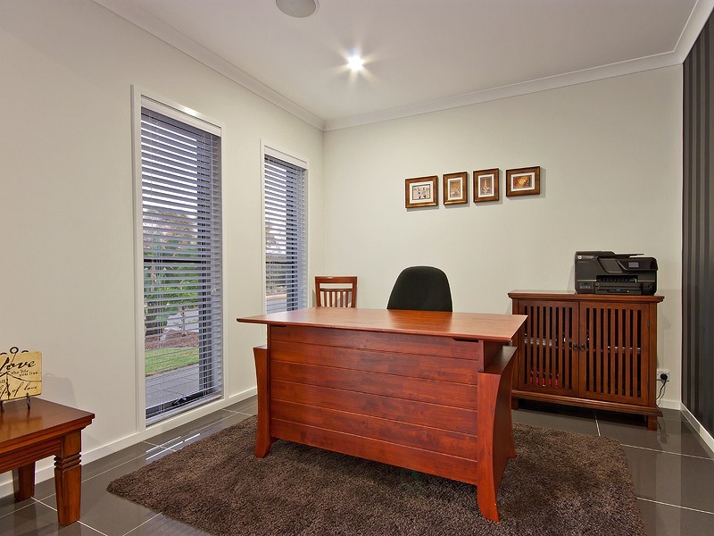 40 Nicklaus Parade, North Lakes QLD 4509