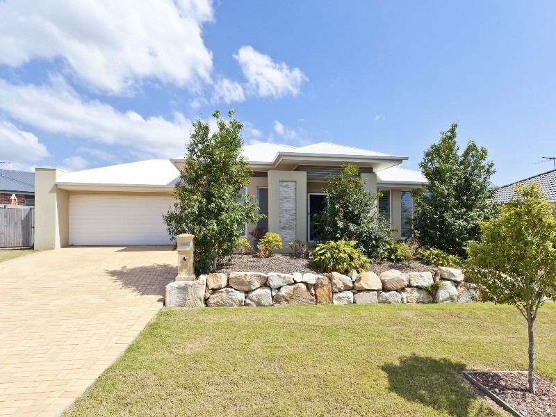 19 Rawlins Crescent, North Lakes QLD 4509