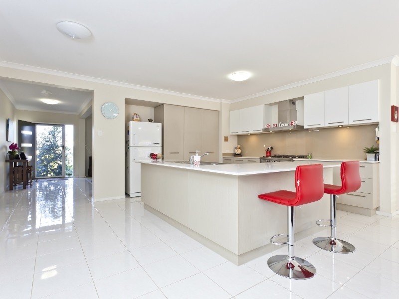 19 Rawlins Crescent, North Lakes QLD 4509