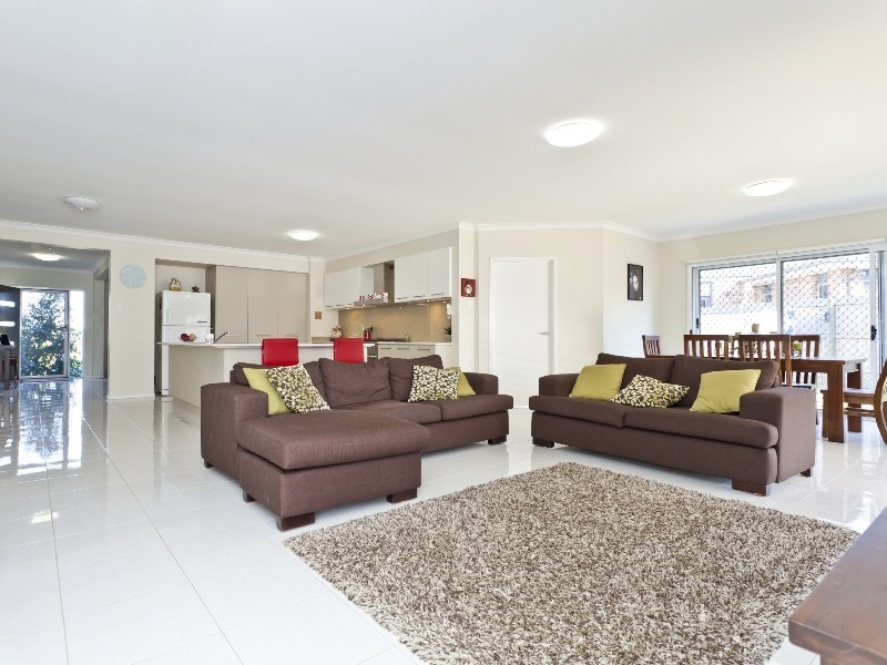 19 Rawlins Crescent, North Lakes QLD 4509
