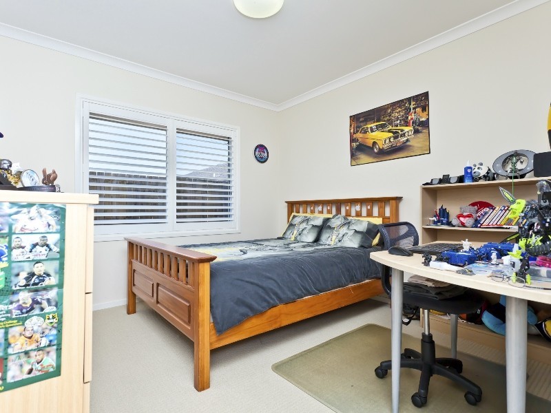19 Rawlins Crescent, North Lakes QLD 4509
